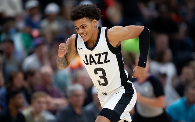 尼姆队员奉献绝杀,帮助球队获胜 尼姆队员奉献绝杀,帮助球队获胜