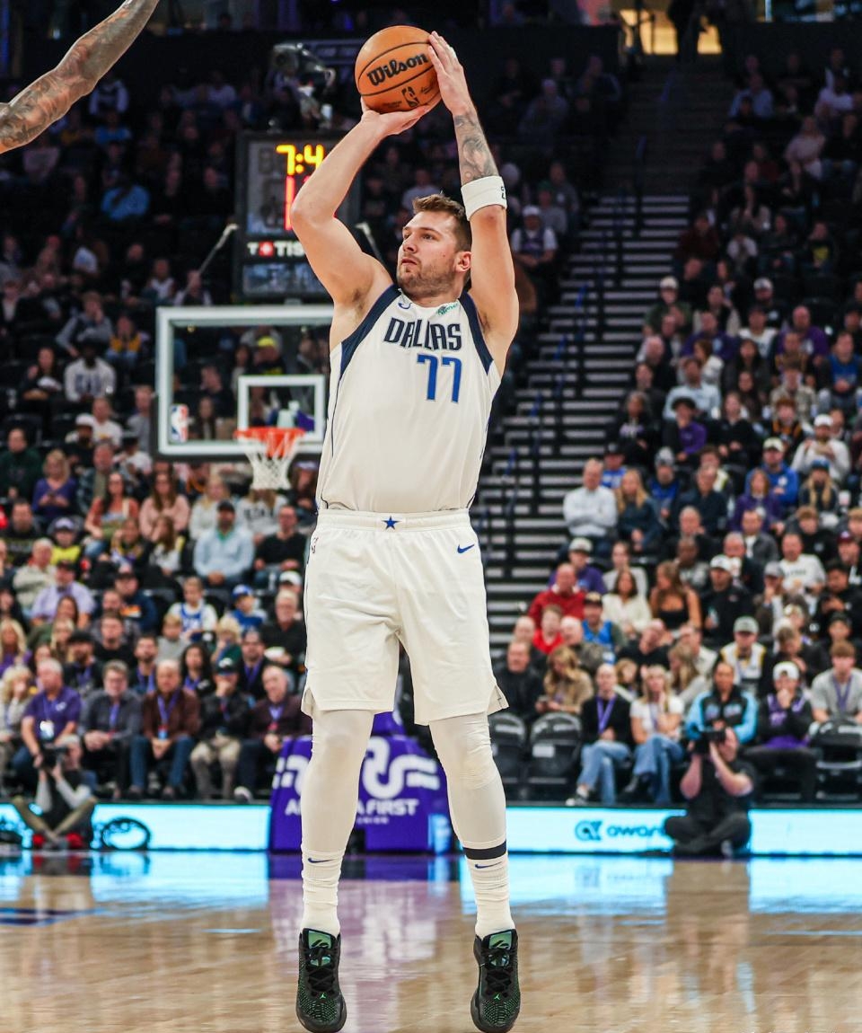 勇士险胜独行侠,绿衫军击败爵士 勇士险胜独行侠,绿衫军击败爵士