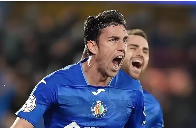 西班牙人锋线压力巨大,球员纷纷自我调整 西班牙人锋线压力巨大,球员纷纷自我调整