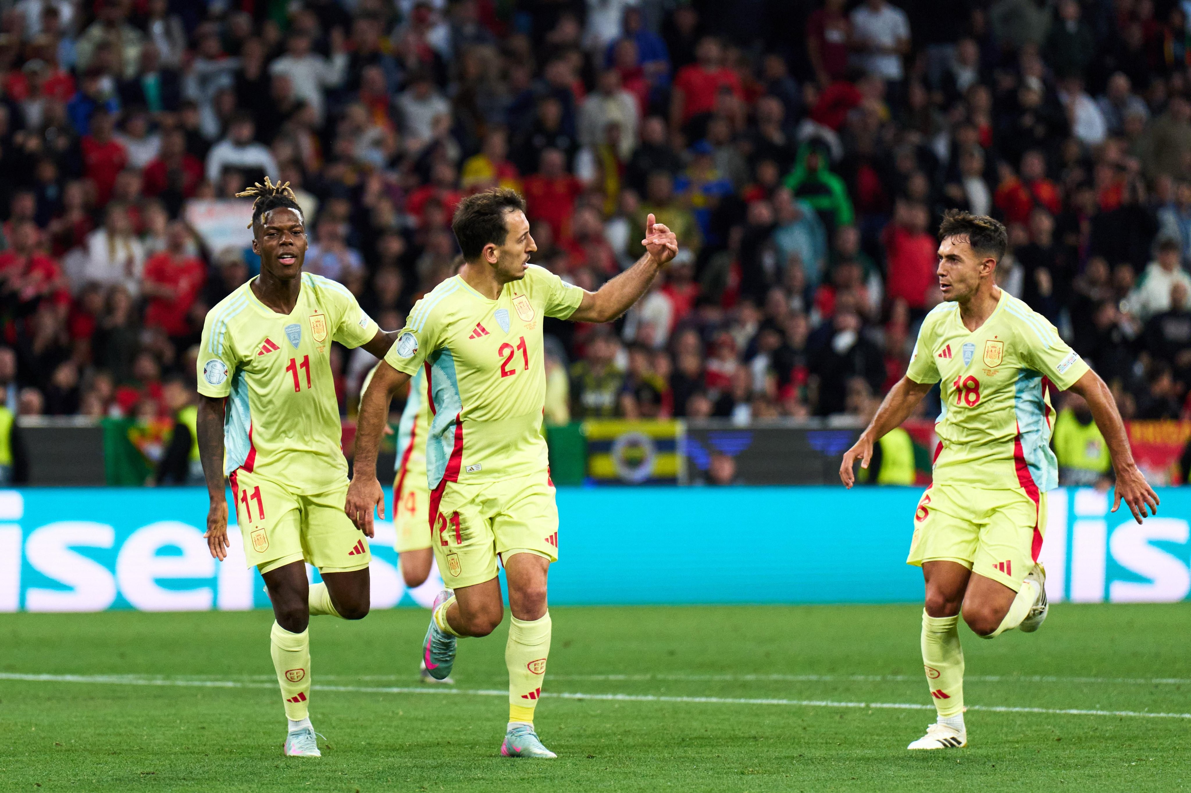 包含欧国联比赛回放：经典进球助球队夺冠的词条